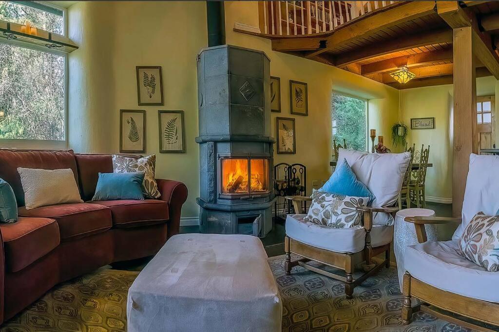 Villa European Style Straw Bale Retreat Ashland Exterior foto