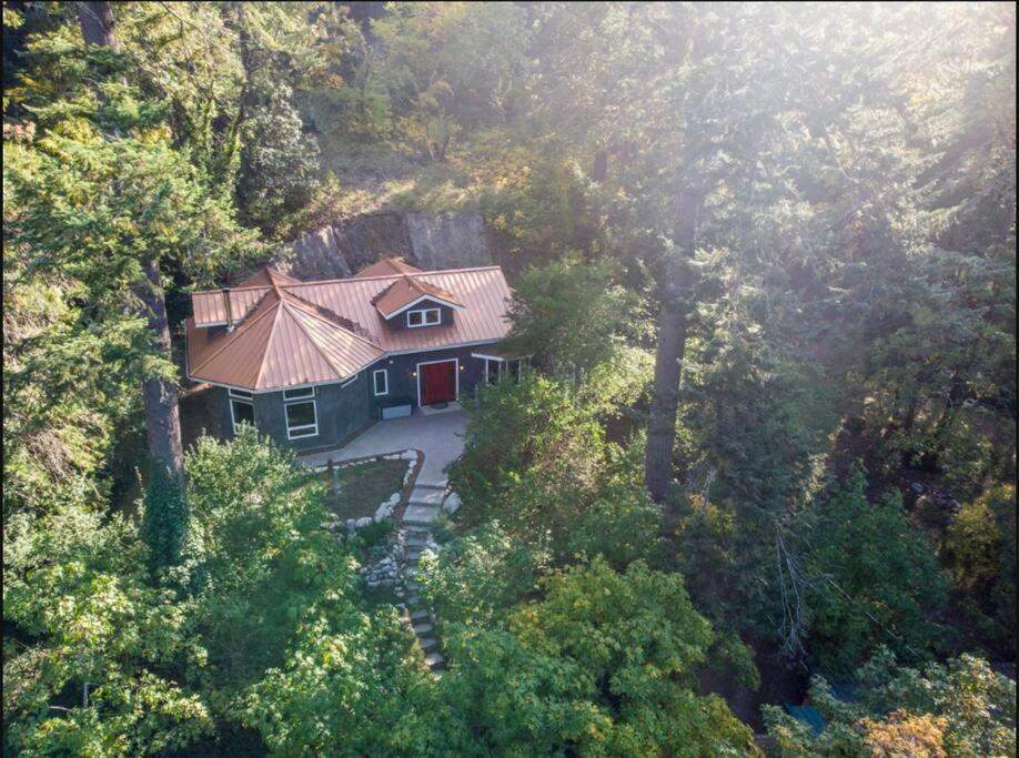 Villa European Style Straw Bale Retreat Ashland Exterior foto