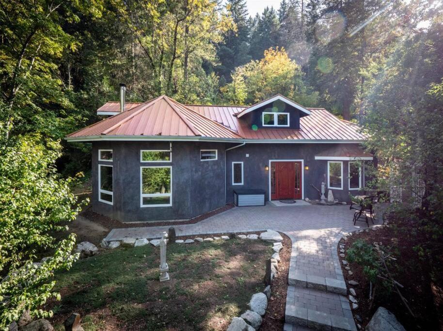 Villa European Style Straw Bale Retreat Ashland Exterior foto